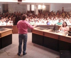 Acadêmicos lotam Câmara de Vereadores na abertura da IV Joia
