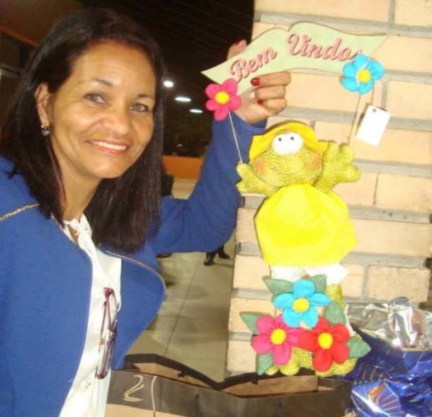 Mãe de criança com Síndrome de Down se torna professora que luta pela educação especial