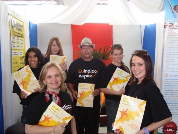 Indicação premiada é na Aupex. Ganhe desconto e uma camisa do curso