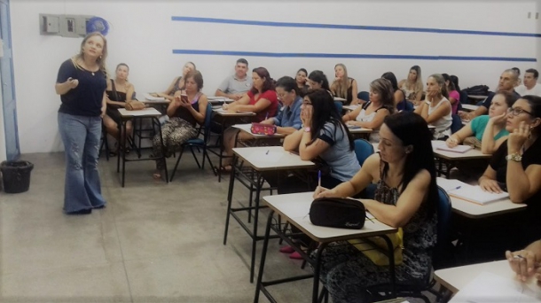 Aupex recebe alunos na primeira aula da Pós semipresencial Uniasselvi nessa segunda (27)l