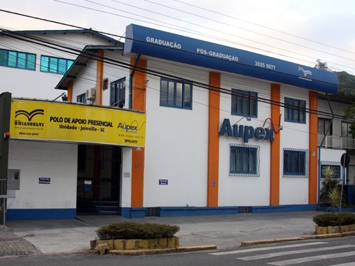 Aupex participa de feira na Escola Estadual Gov. Celso Ramos nesta quinta (10)