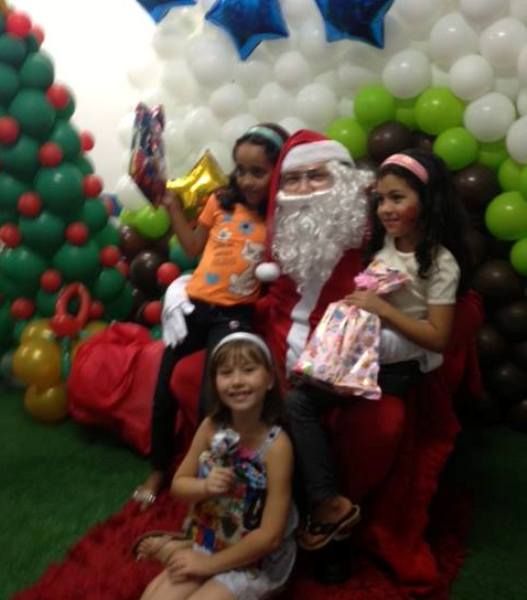 Centenas de pessoas lotam festa de Natal da Aupex