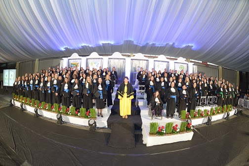 Ter nível superior implica em ter salário 219% maior do que quem não tem graduação